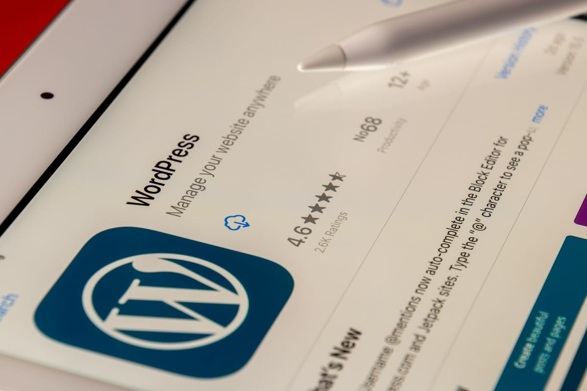 WordPress - A dinosaur waiting for the comet?